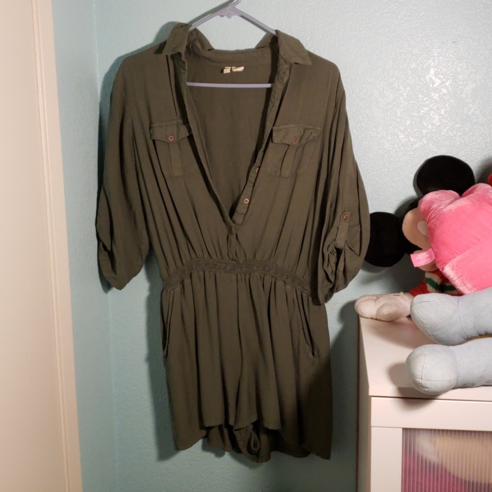 Olive green 3/4 sleeve short romper
